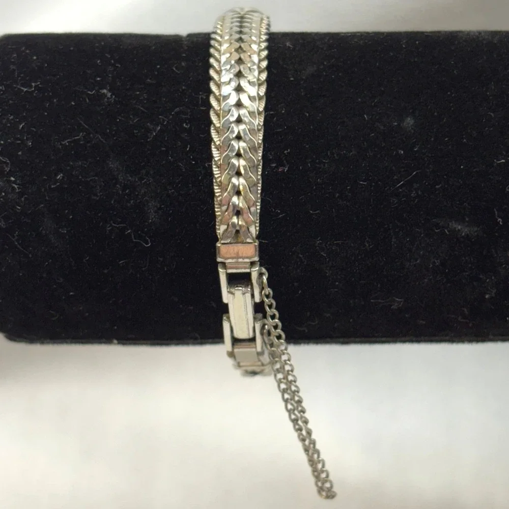 Bulova Wristwatch Womens 5.5 Silver Good 1960s 10k RGP Diamond Cocktail 23 Jwl